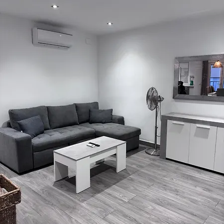 Sea And Mountain Balcony 库列拉