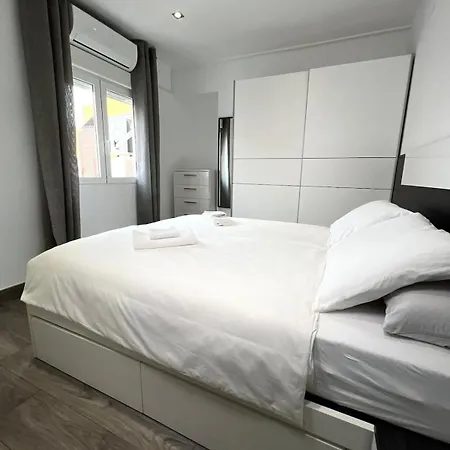 Sea And Mountain Balcony 库列拉